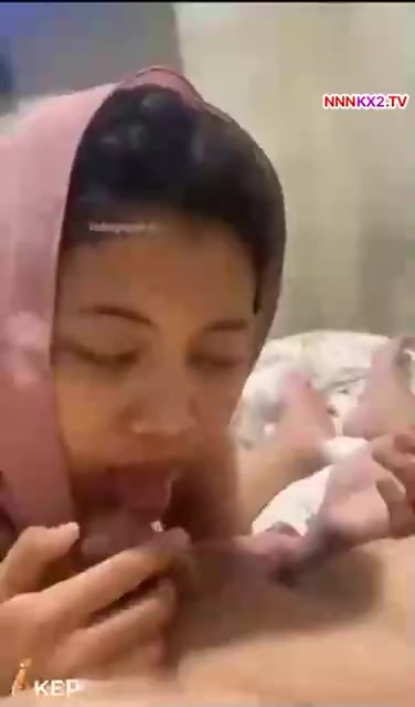 คลิปหลุดมาใหม่ สาวน้อยมุสลิมโม๊คควยหนุ่มไทย ควยไม่ขลิบแต่เงี่ยนอยากโดนเย็ดหี กินน้ำอสุจิโชว์ให้ชื่นใจ